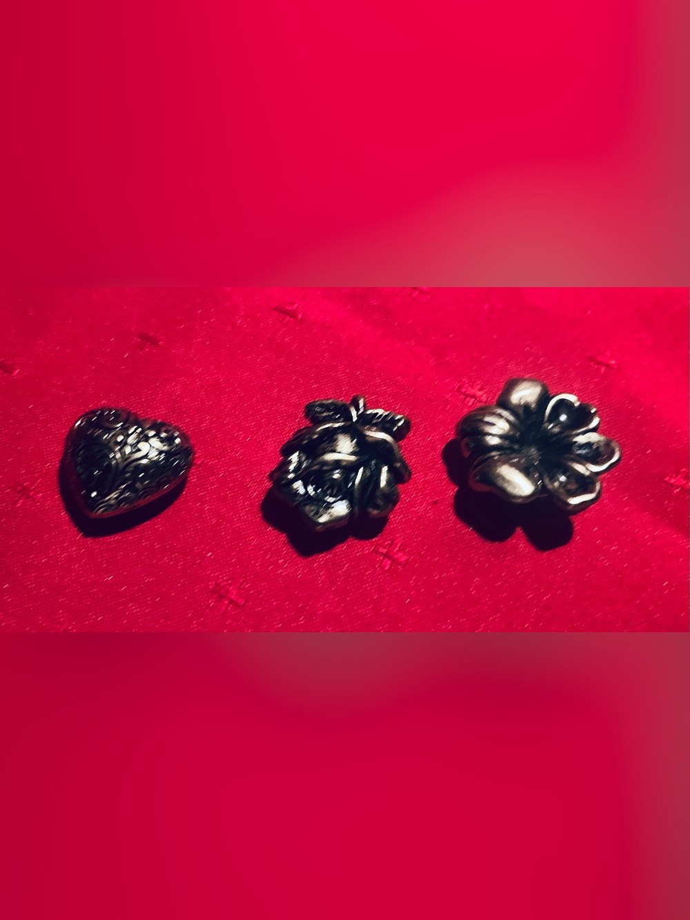 Nona Vintage Metal Buttons cover